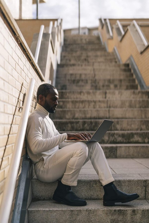 Quelles stratégies de marketing digital sont les plus adaptées aux entreprises de services de bien-être personnel ?